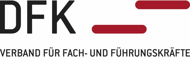 Das Logo zeigt den Schriftzug „DFK“ in großen schwarzen Buchstaben. Darunter befindet sich in kleinerer Schrift die Zeile „Verband für Fach- und Führungskräfte“ in schwarzer Farbe. Rechts neben dem „DFK“ sind zwei horizontale, abgerundete rote Balken dargestellt: einer oberhalb der Mitte und einer darunter.